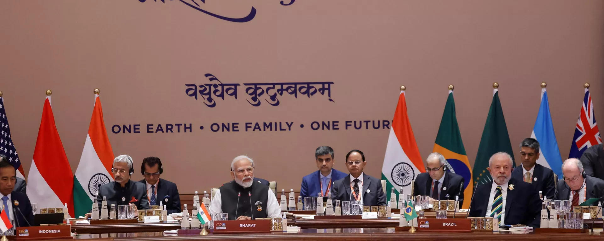 رئيس الوزراء الهندي ناريندرا مودي (في الوسط) يتحدث خلال الجلسة الأولى لقمة قادة مجموعة العشرين في بهارات ماندابام في نيودلهي في 9 سبتمبر 2023. - سبوتنيك عربي, 1920, 22.11.2023