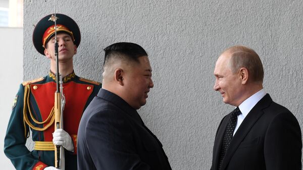 الرئيس الروسي فلاديمير بوتين يستقبل زعيم كوريا الشمالية كيم جونغ أون في روسيا/ 26 أبريل 2019 - سبوتنيك عربي