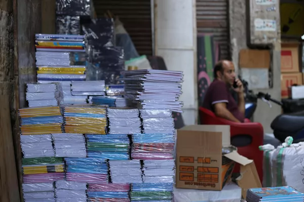 سوق الفجالة الخاص بالمستلزمات المدرسية في مصر - سبوتنيك عربي