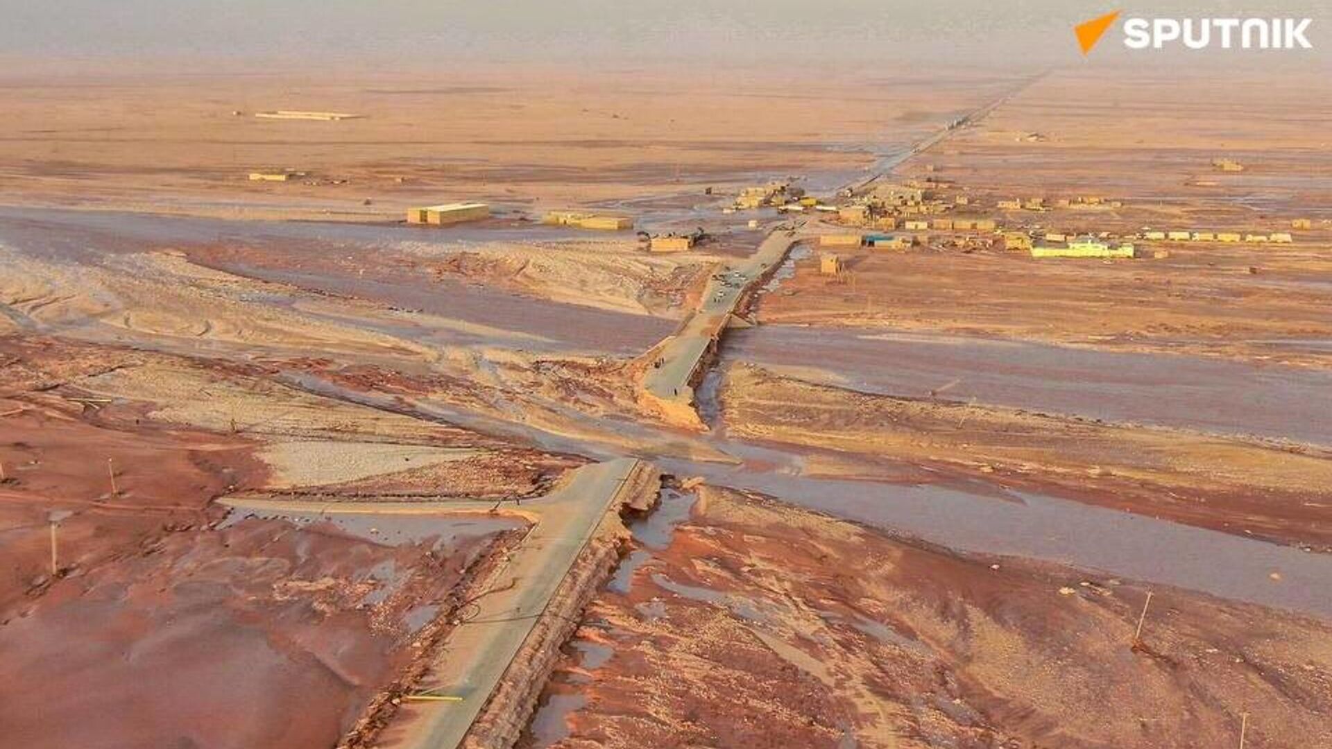 لقطات لـسبوتنيك توثق الأضرار الجسيمة التي لحقت بقرية المخيلي جنوبي مدينة درنة الليبية جراء الفيضانات - سبوتنيك عربي, 1920, 17.09.2023