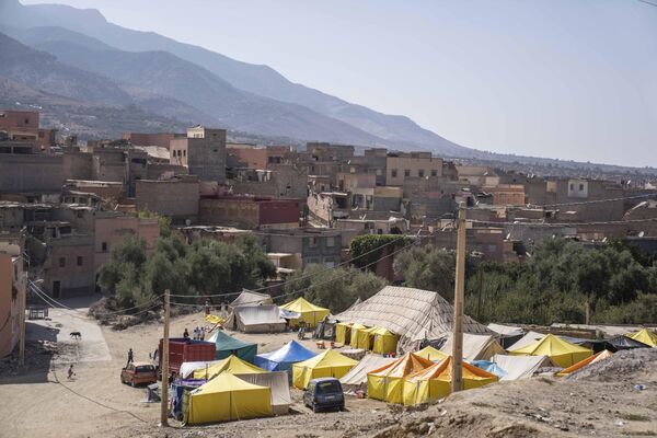 خيام تؤوي المتضررين من الزلزال، في بلدة أمزميز، خارج مراكش، المغرب، 14 سبتمبر 2023. - سبوتنيك عربي