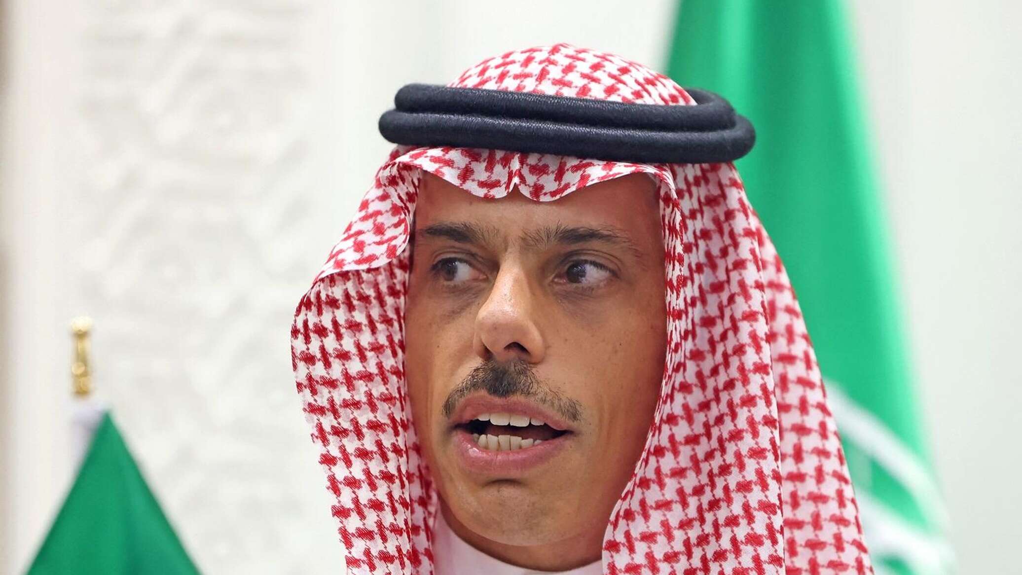 السعودية تدعو لوقف التصعيد في غزة وتؤكد رفضها استهداف المدنيين