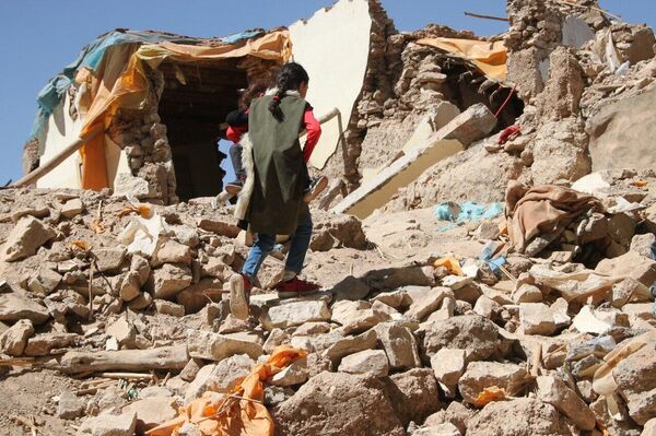 ياسمين ونعمة طفلتان مغربيتان فقدتا أسرتهما تحت أنقاض الزلزال ياسمين ونعمة طفلتان مغربيتان فقدتا أسرتهما تحت أنقاض الزلزال - سبوتنيك عربي