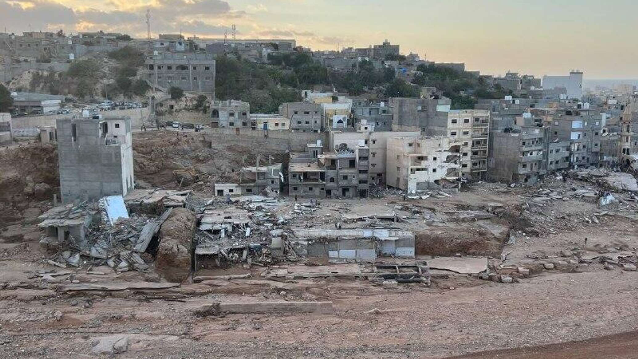 فتح مسارات جديدة تربط غرب درنة بشرقها… فيديو