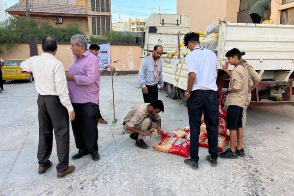 &quot;مفوضية الكشافة والمرشدات&quot; في مدينة طبرق الليبية، تقدم مساعدات لأهالي مدينة درنة، الناجين من الإعصار. - سبوتنيك عربي