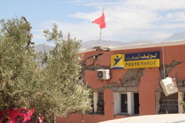 أثار التدمير في منطقة ثلاث نيعقوب التي ضربها الزلزال بالمغرب
 - سبوتنيك عربي