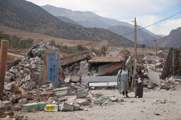 أثار التدمير في منطقة ثلاث نيعقوب التي ضربها الزلزال بالمغرب
 - سبوتنيك عربي