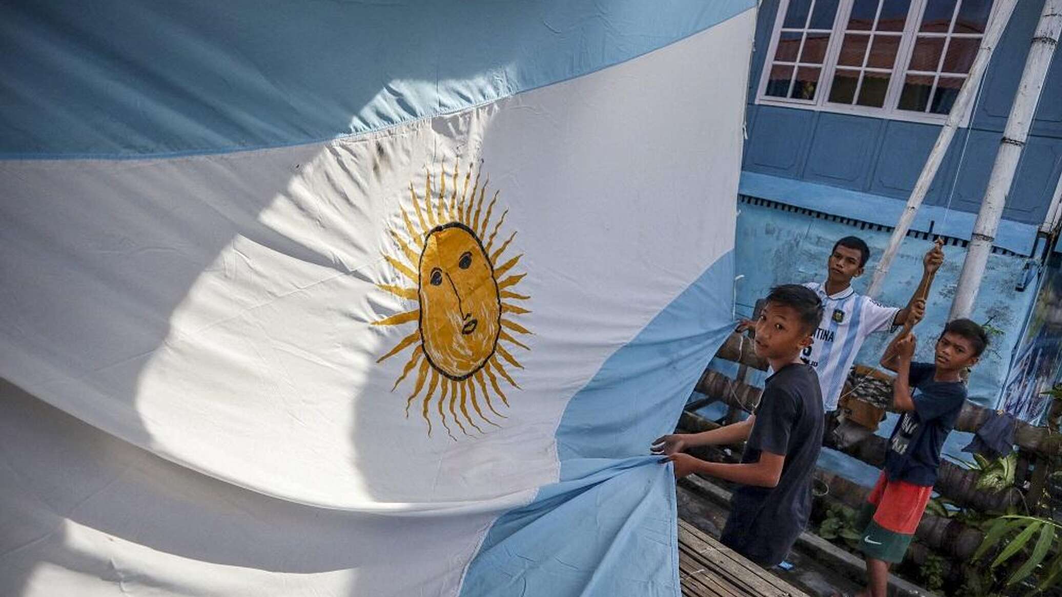 الأرجنتين تقرر وقف عملية نقل سفارتها في إسرائيل إلى القدس