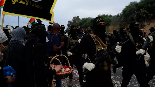 سرايا القدس تكشف عن أسلحة ومسيّرات جديدة خلال عرض عسكري في قطاع غزة
سرايا القدس تكشف عن أسلحة ومسيّرات جديدة خلال عرض عسكري في قطاع غزة
- سبوتنيك عربي