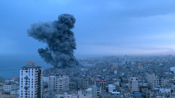 الطائرات الحربية الاسرائيلية تشن غارات على قطاع غزة - سبوتنيك عربي