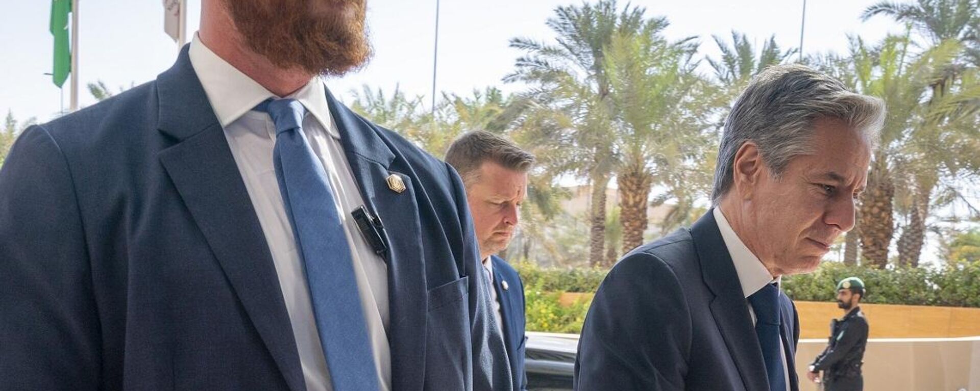وزير الخارجية الأمريكي أنتوني بلينكن، عائدا إلى فندقه في الرياض،  بعد اجتماعه مع ولي العهد السعودي الأمير محمد بن سلمان، 15 أكتوبر/ تشرين الأول 2023 - سبوتنيك عربي, 1920, 15.10.2023