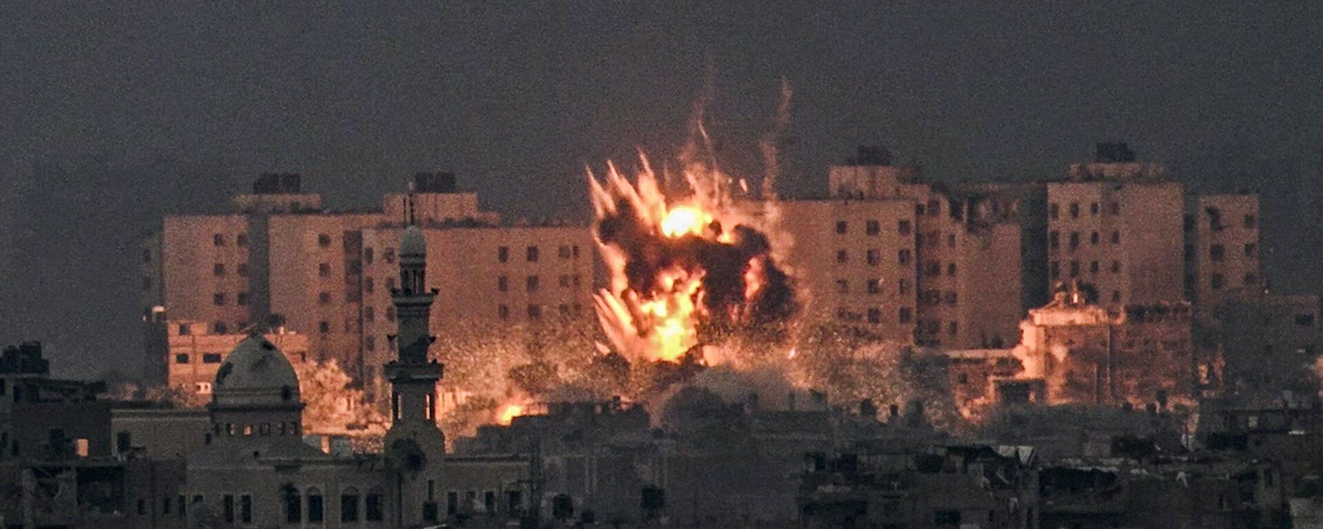 الوضع في قطاع غزة بعد استمرار قصف الطيران الحربي الإسرائيلي  - سبوتنيك عربي, 1920, 17.10.2023