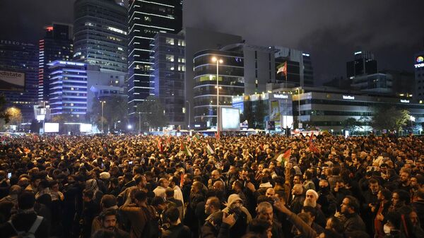 مظاهرات في اسطنبول، تركيا، بعد قصف مستشفى الأهلي العربي (المعمداني) في غزة - سبوتنيك عربي