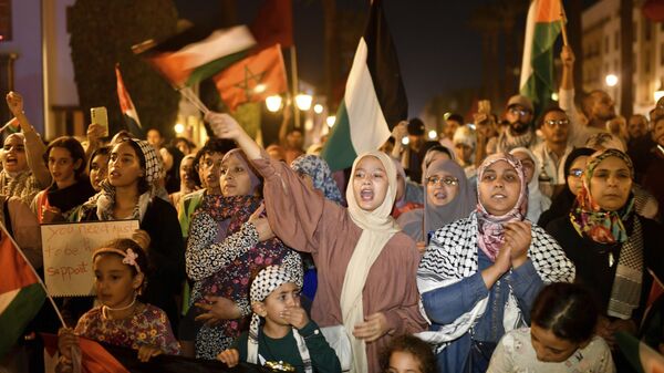 مظاهرات في الرباط، المغرب، بعد قصف مستشفى الأهلي العربي (المعمداني) في غزة - سبوتنيك عربي