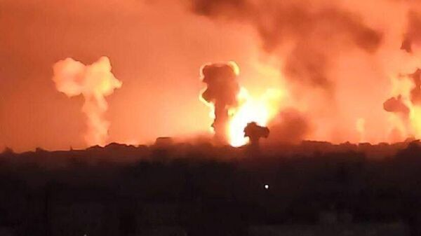قصف إسرائيلي عنيف على قطاع غزة في اليوم الـ 21 للحرب - سبوتنيك عربي