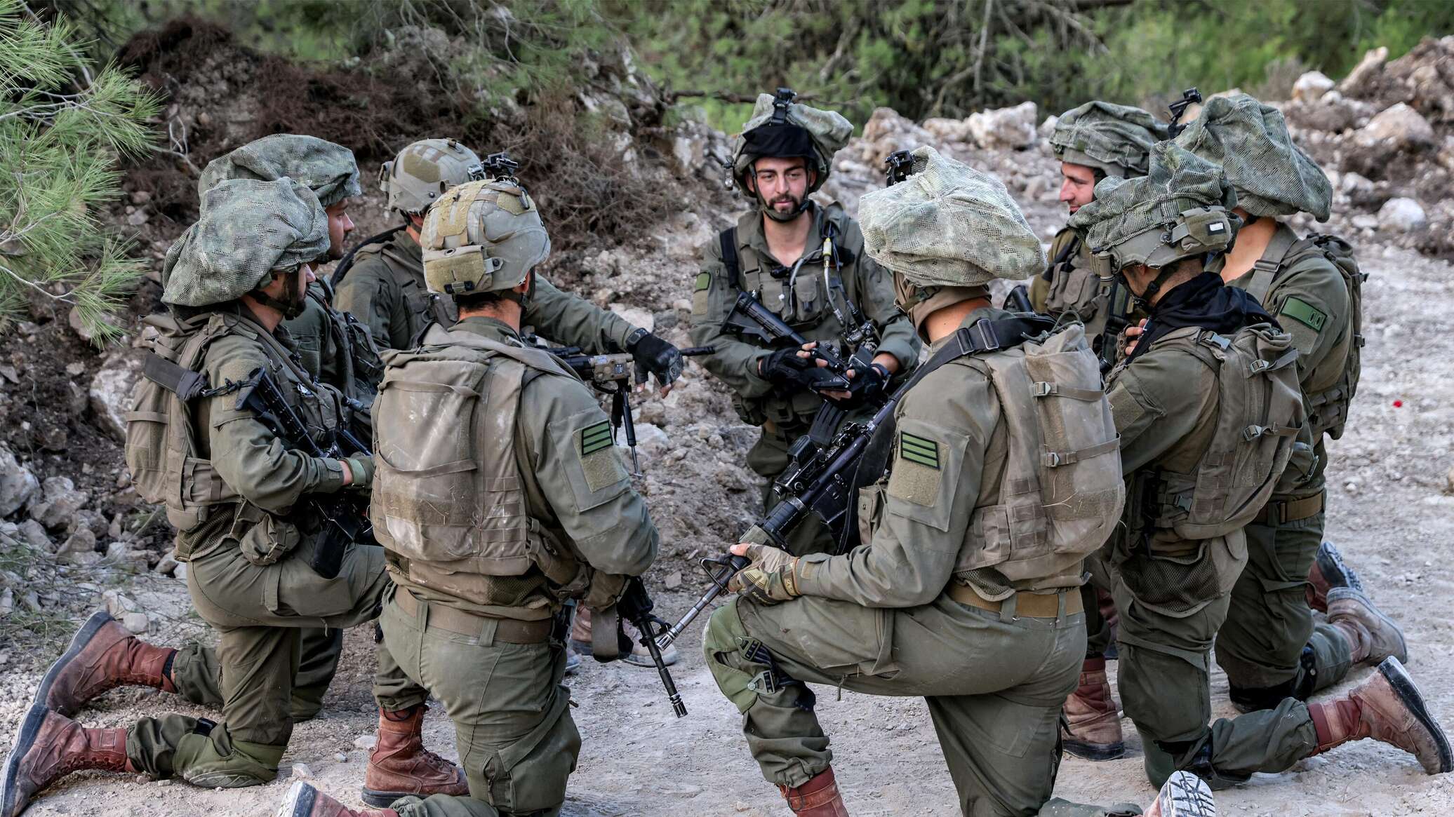 الفرقة 98 الإسرائيلية تطوق ليلا وبشكل سري أحد أحياء خان يونس