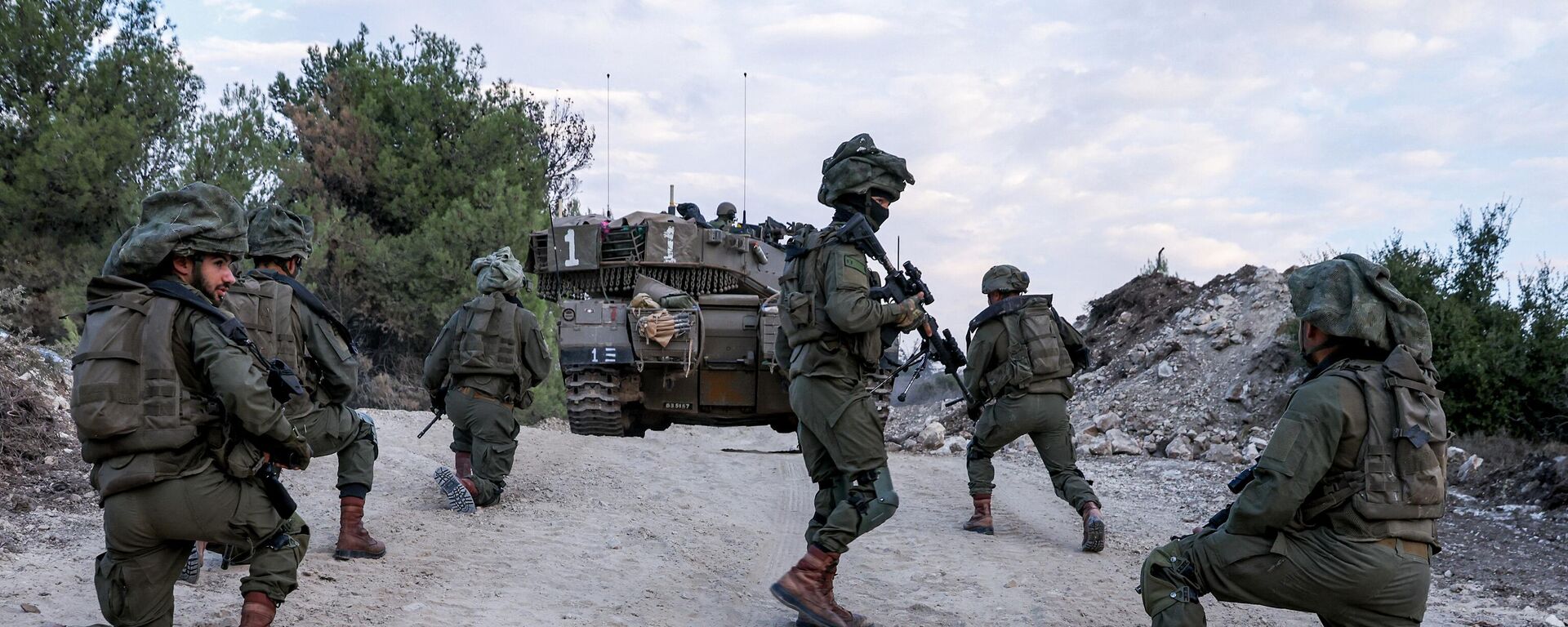 انتشار قوات الجيش الإسرائيلي على الحدود الشمالية مع لبنان، 1 نوفمبر 2023 - سبوتنيك عربي, 1920, 19.04.2024