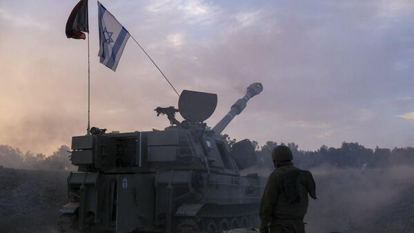 عملية برية في قطاع غزة - الجيش الإسرائيلي مدعوم بآليات عسكرية ودبابات - سبوتنيك عربي