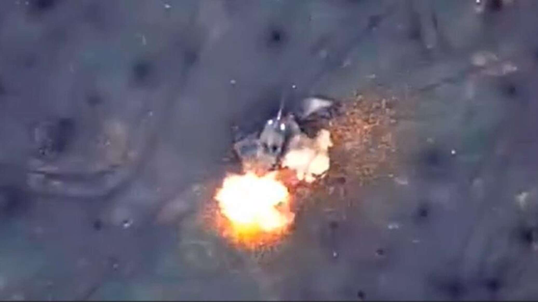 "لانتسيت" تمزق دبابة "تي-64" أوكرانية وتحولها إلى أشلاء... فيديو