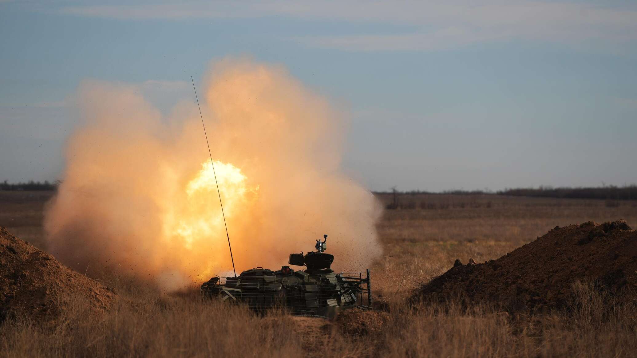مقاتلات روسية تدمر نقطة مراقبة للواء 128 الهجومي الأوكراني