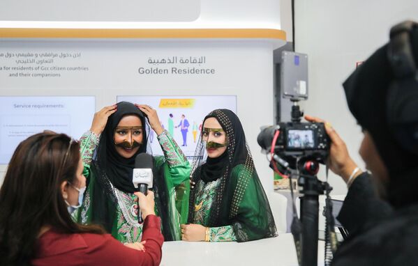 الصحفيون في معرض دبي الدولي للطيران-2023. - سبوتنيك عربي