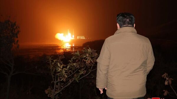 كوريا الشمالية أنها أطلقت بنجاح قمر صناعي للتجسس مانريغيون-1 على صاروخ جديد تشخوليما-1 - سبوتنيك عربي