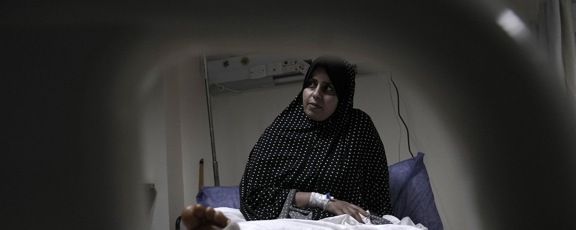 امرأة فلسطينية أصيبت خلال الحرب في غزة تتلقى الرعاية الطبية في مستشفى العريش، مصر، 27 نوفمبر 2023. امرأة فلسطينية أصيبت خلال حرب غزة تتلقى الرعاية الطبية في مستشفى العريش، مصر، 27 نوفمبر 2023. - وطن نيوز عربي، 1920، 2024/10/2