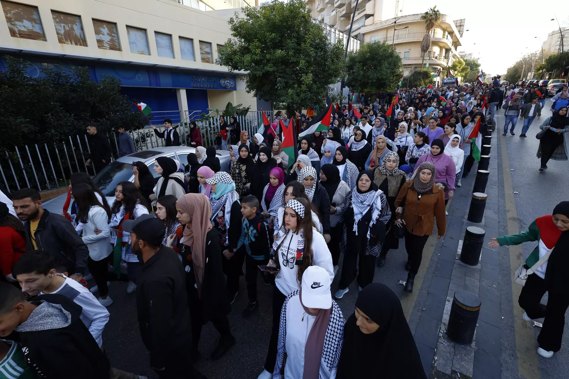 Re: مسيرة حاشدة في صيدا دعما لغزة... بالتزامن مع إنهيار الهدنة Re: مسيرة حاشدة في صيدا دعما لغزة... بالتزامن مع إنهيار الهدنة - سبوتنيك عربي, 1920, 02.12.2023