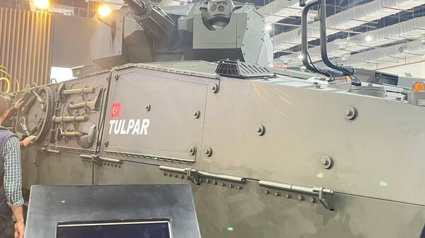 أسلحة الجناح التركي في معرض الصناعات الدفاعية الدولية إيديكس 2023 في مصر - سبوتنيك عربي