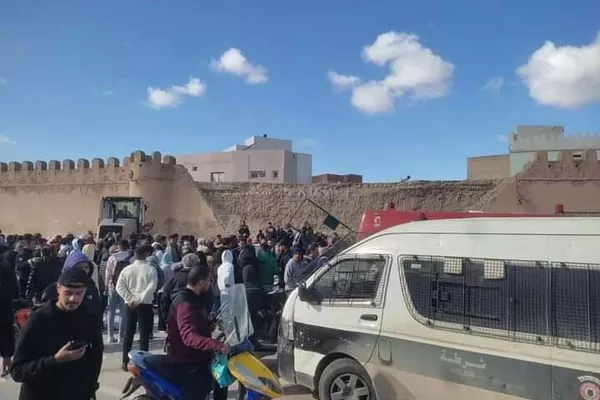 انهيار جزء من سور المدينة العتيقة بالقيروان انهيار جزء من سور المدينة العتيقة بالقيروان - سبوتنيك عربي
