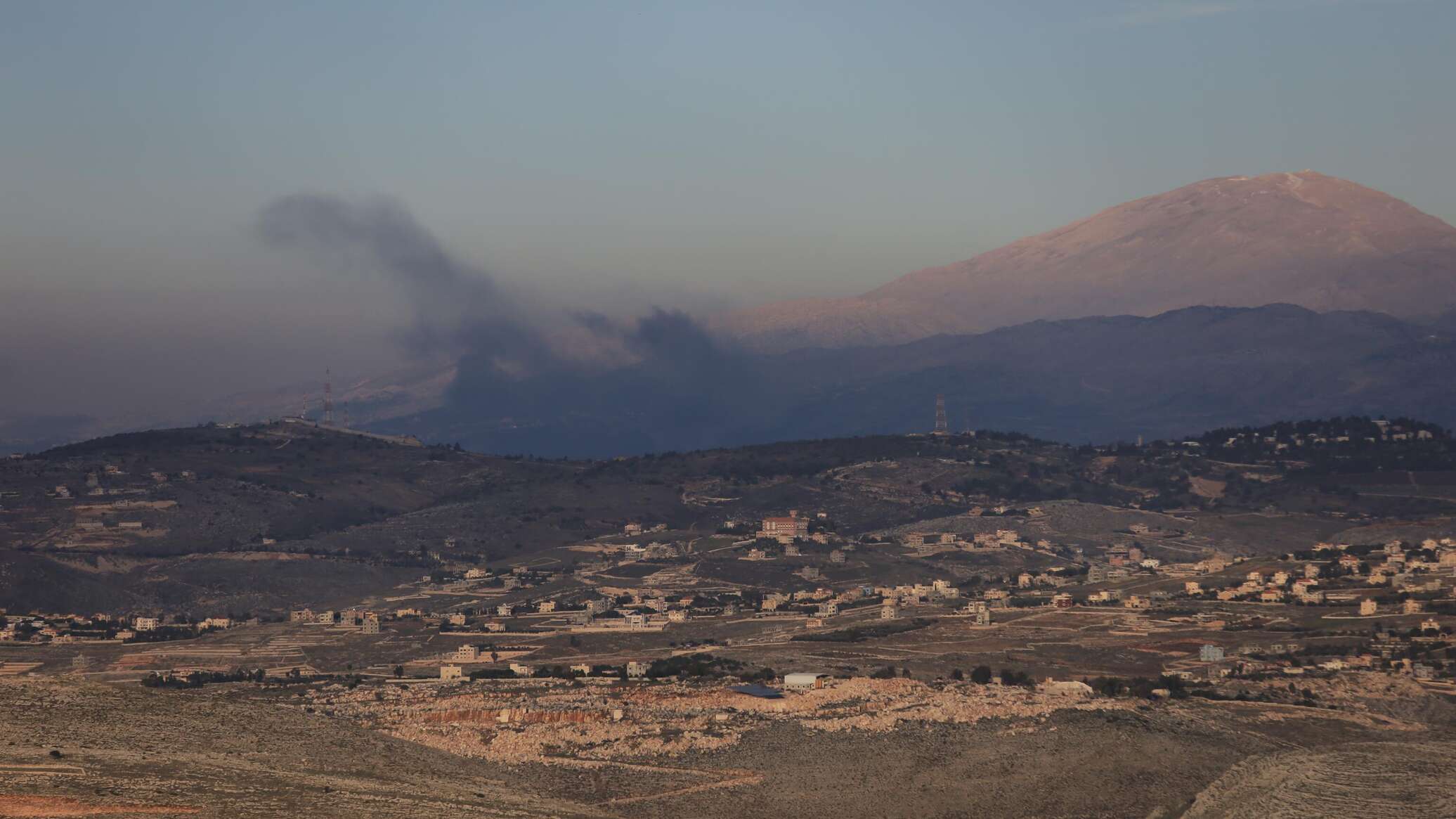 "حزب الله" يعلن استهداف 6 مواقع للجيش الإسرائيلي جنوبي لبنان