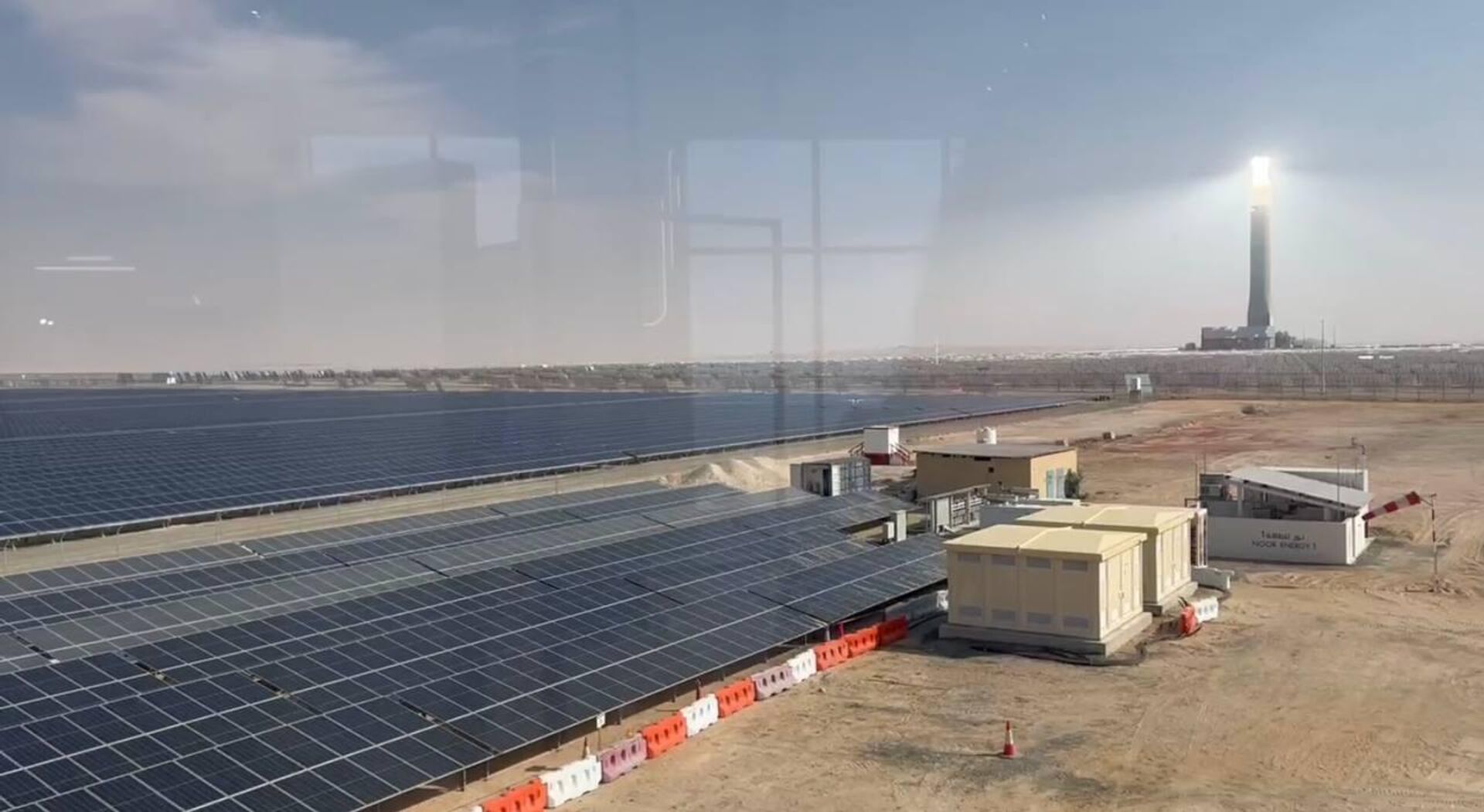 أكبر مشروع للطاقة الشمسية المركّزة على مستوى العالم في دبي - سبوتنيك عربي, 1920, 11.01.2024