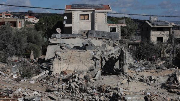 عدة منازل دمّرت بشكل كامل بغارة إسرائيلية عيترون - سبوتنيك عربي