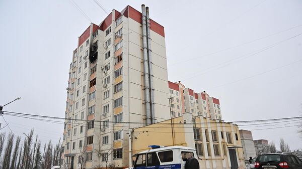 منزل متضرر جراء سقوط مسيرة أوكرانية في فورونيج، روسيا 16 يناير 2024 - سبوتنيك عربي