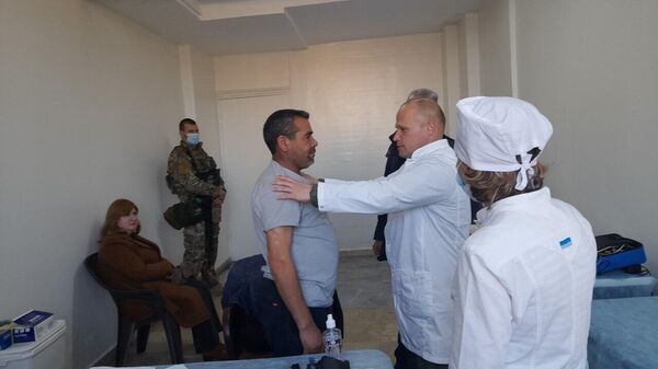 القوات الروسية تبدأ تقديم الخدمات الطبية لسكان مدينة الحسكة السورية - وطن نيوز عربي