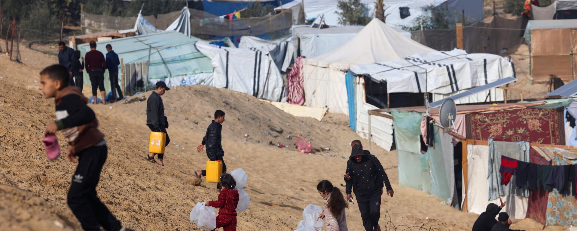 مخيم النازحين الفلسطينيين على الحدود مع مصر - سبوتنيك عربي, 1920, 19.02.2024