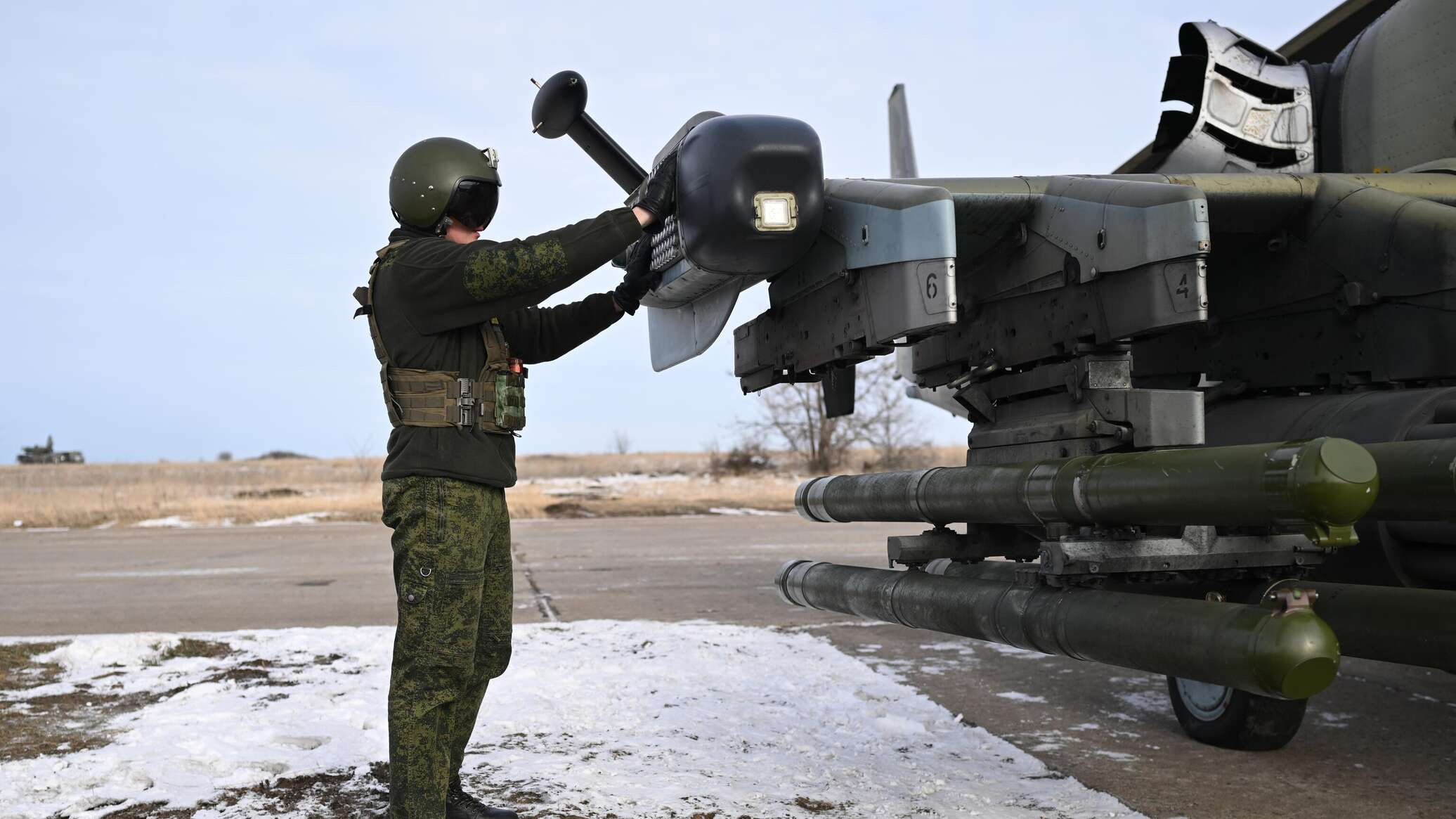 مروحيات روسية تدمر مدرعات وقوات أوكرانية شمال رابوتينو