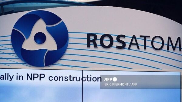 شعار وكالة الطاقة الذرية الروسية روساتوم خلال المعرض النووي العالمي في لوبورجيه بالقرب من باريس. - سبوتنيك عربي