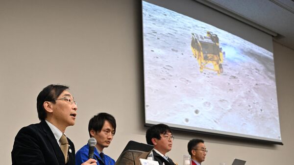 مؤتمر صحفي لشرح نتائج مهمة مركبة الهبوط الذكية لاستكشاف القمر (SLIM) في طوكيو في 25 يناير 2024 - سبوتنيك عربي
