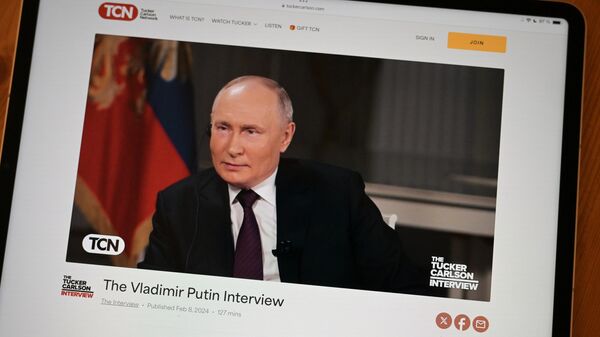 الرئيس الروسي فلاديمير بوتين يجري مقابلة مع الصحفي الأمريكي، مؤسس منصة فيديو شبكة تاكر كارلسون، تاكر كارلسون، الكرملين، موسكو، روسيا 6 فبراير 2024 - سبوتنيك عربي