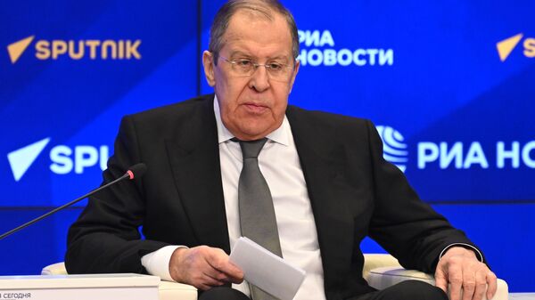 وزير الخارجية الروسي سيرغي لافروف في مؤتمر مخصص للذكرى العاشرة للانقلاب في أوكرانيا - سبوتنيك عربي