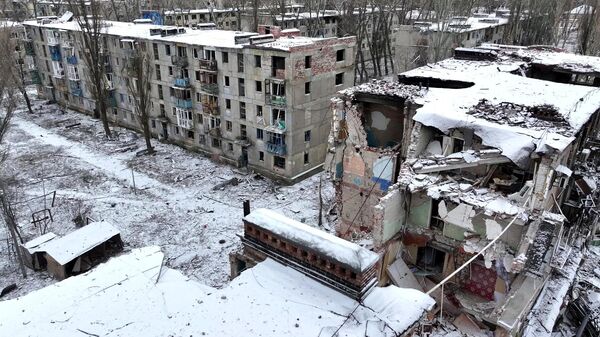 Разрушенные жилые дома на одной из улиц в Авдеевке - سبوتنيك عربي