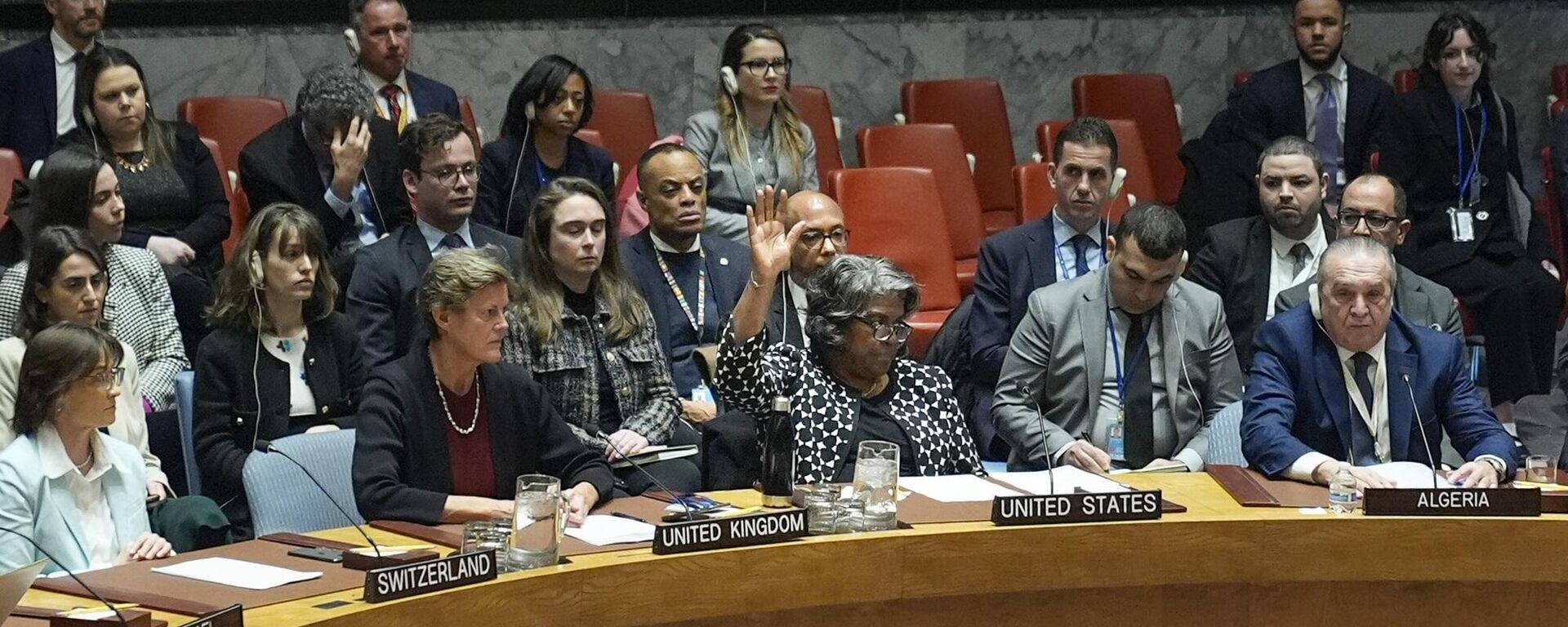سفيرة الولايات المتحدة لدى الأمم المتحدة، تصوت ضد قرار وقف إطلاق النار في غزة، خلال جلسة مجلس الأمن 20 فبراير 2024. - سبوتنيك عربي, 1920, 22.02.2024