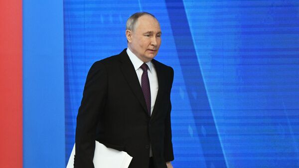 الرئيس الروسي فلاديمير بوتين خلال رسالة إلى الجمعية الفيدرالية الروسية - سبوتنيك عربي