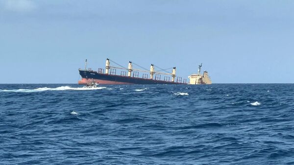 غرق السفينة روبي مار البريطانية بالبحر الأحمر، بعد إصابتها بصاروخ باليستي تابع لجماعة أنصار الله اليمنية 3 مارس 2024 - سبوتنيك عربي