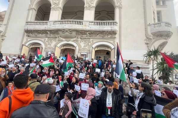  تونسيون يخرجون في مسيرات ضد تجويع الفلسطينيين - سبوتنيك عربي