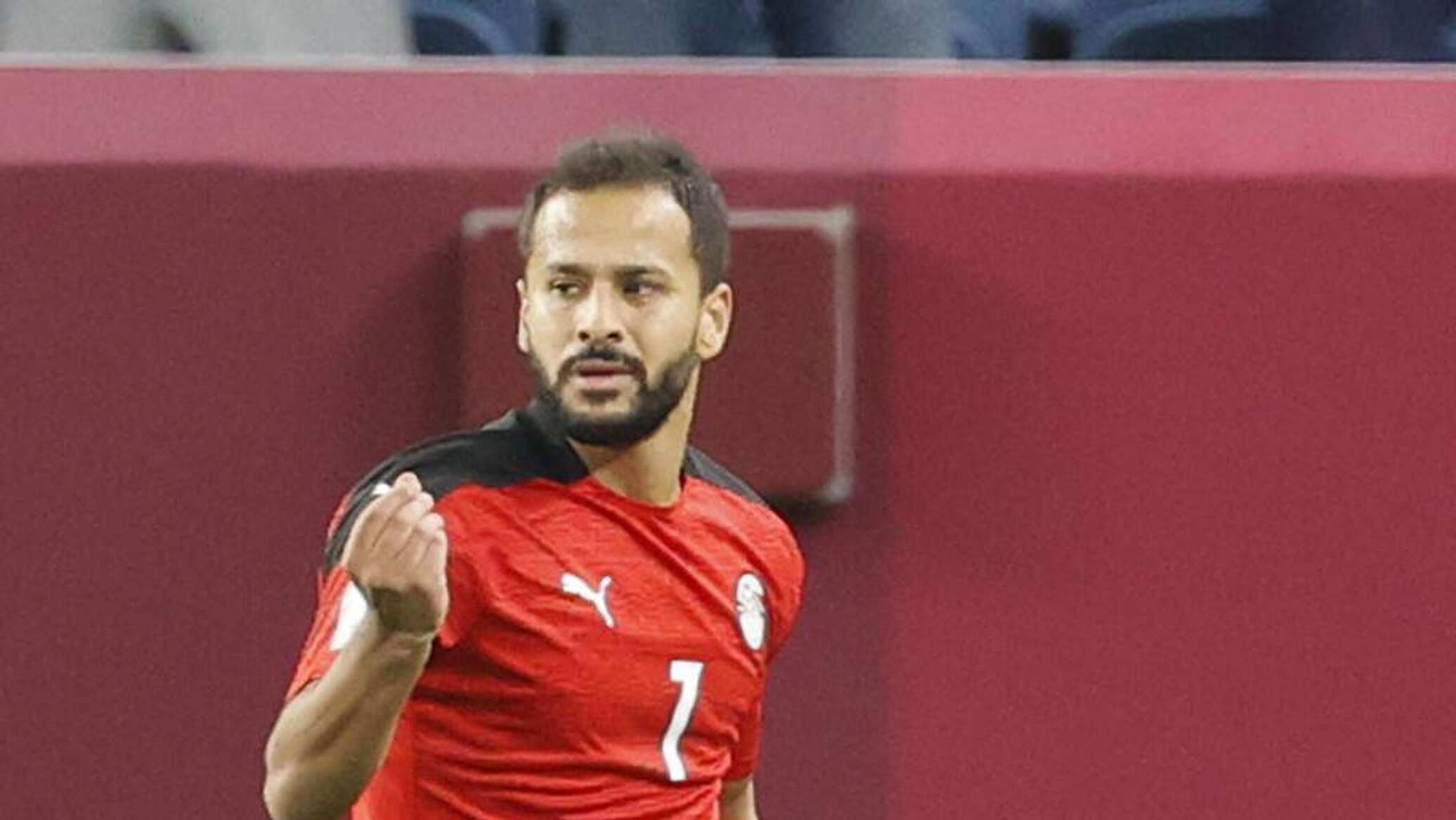 توقف قلبه ساعة وعاد للحياة... فيديو يوضح تفاصيل سقوط اللاعب المصري أحمد رفعت داخل الملعب
