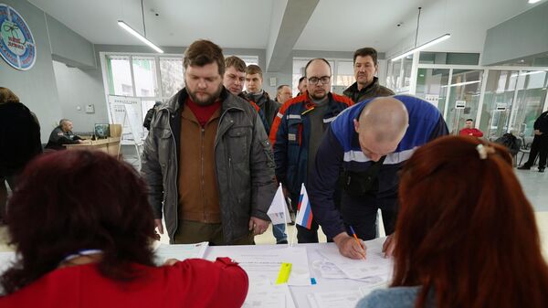 انطلاق التصويت في الانتخابات الرئاسية الروسية 2024 في ماريوبل، روسيا - سبوتنيك عربي