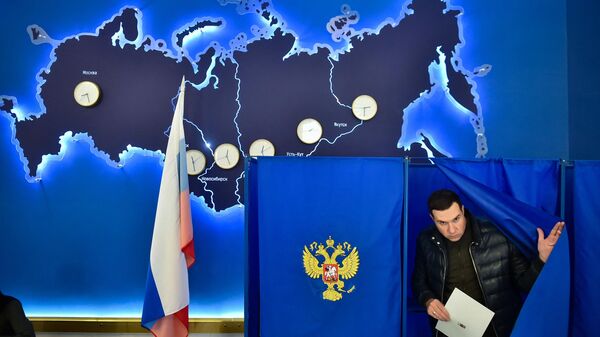 انطلاق التصويت في الانتخابات الرئاسية الروسية 2024 في نوفوسيبيرسك، روسيا - سبوتنيك عربي