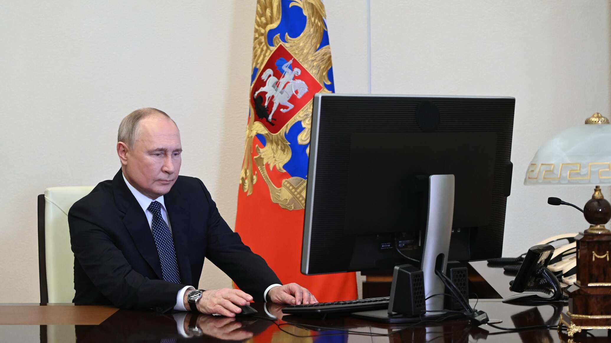 بوتين يلتقي بمرشحي الانتخابات الرئاسية الروسية الأخيرة